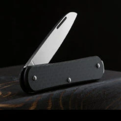 Fox Vulpis 1 Carbon Fibre Penknife -Outdoor Equipment Store FOX FX VP130CFdet4 96270.1686577598