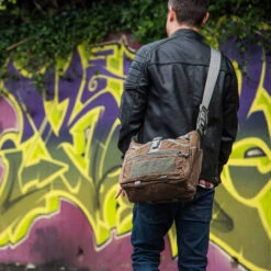 Magforce Gemini Sling Bag Waxed Canvas -Outdoor Equipment Store MF W0498 BRoutdoor2 51307.1689846937.1280.1280 55757.1689945485