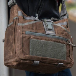 Magforce Gemini Sling Bag Waxed Canvas -Outdoor Equipment Store MF W0498 BRoutdoor4 76616.1689678068.1280.1280 09105.1689945483