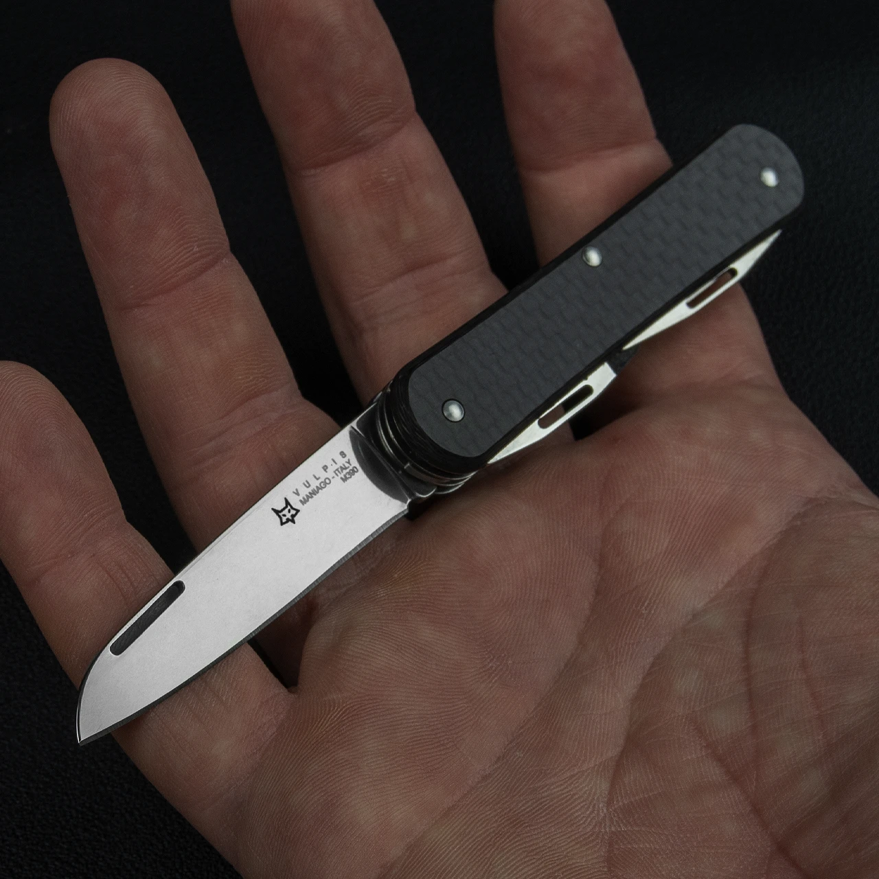 Fox Vulpis 4 Saw Carbon Fibre Penknife 4 Fox Vulpis 4 Saw Carbon Fibre Penknife - Image 4